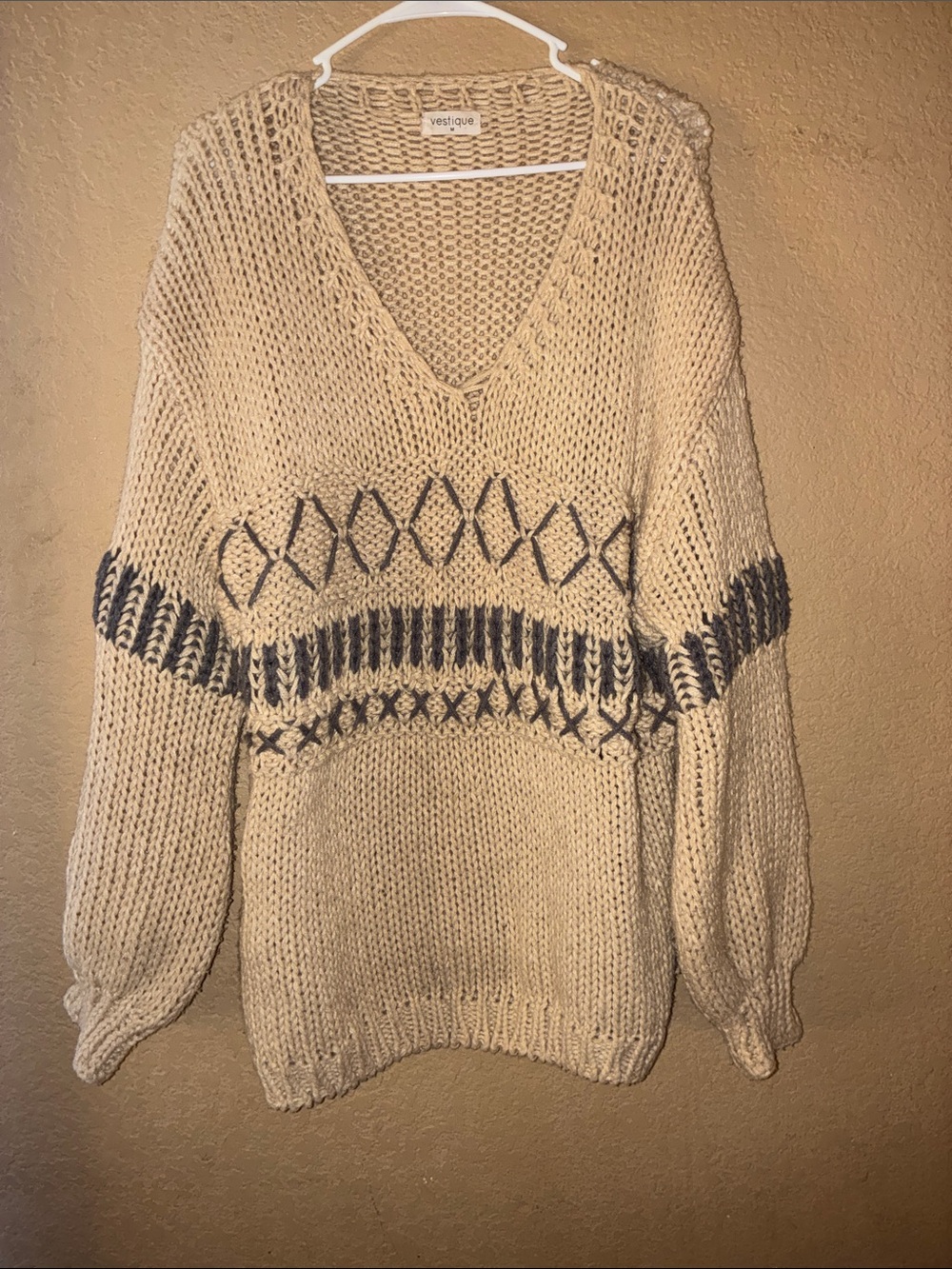 vestique Cream V-Neck Chunky Knit Sweater with Gray Accents